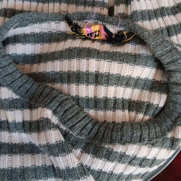 Vintage Women's Medium T-shirt 1960's Mod Striped Knit Short Sleeve Sweater - Picture 6 of 7